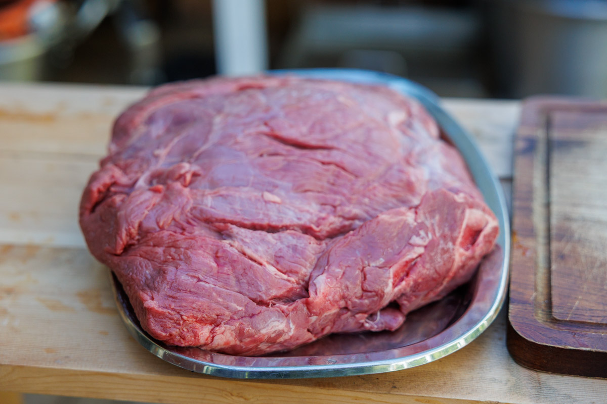 Nötkött före putsning och raw-pack